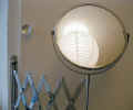 shavingmirror04110065.jpg (541862 bytes)